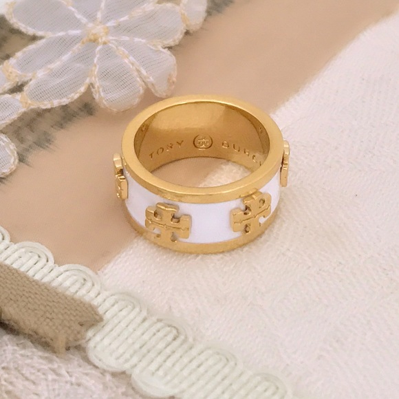 TORY BURCH • Enamel Raised Logo Band Ring - Picture 8 of 9